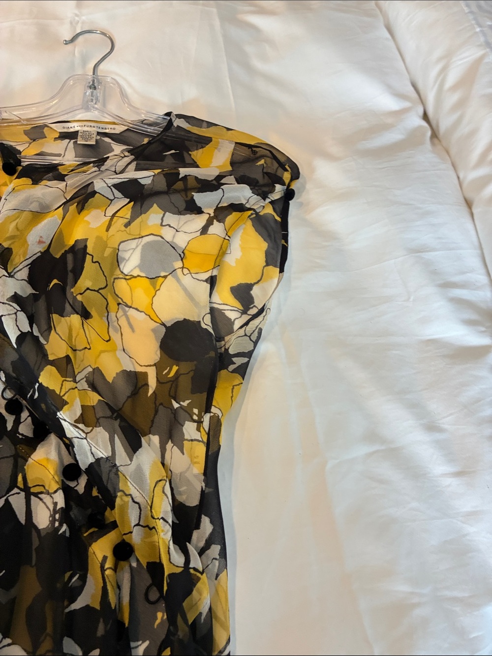 DVF, Diane Von Furstenberg Yellow Black White Silk Floral Button-Front Shirt - Picture 7 of 9